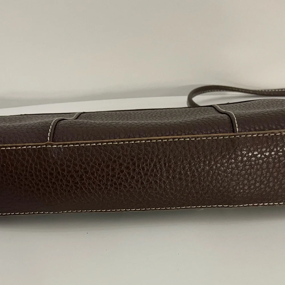 Tommy Hilfiger Brown Leather Clutch Crossbody Bag with Detachable Strap - Picture 3 of 12